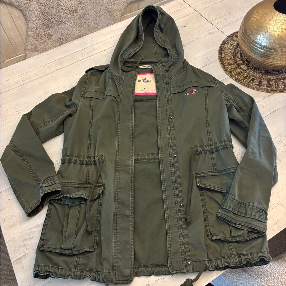 HOLLISTER Light Green Jacket in EUC, Size M
